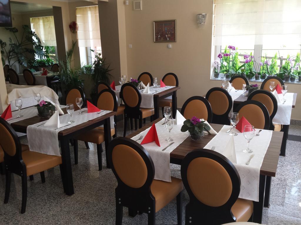 Hotel Crisalpin Пояна Брашов Екстериор снимка