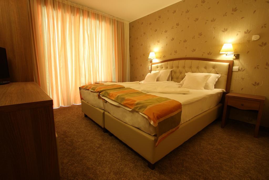 Hotel Crisalpin Пояна Брашов Екстериор снимка