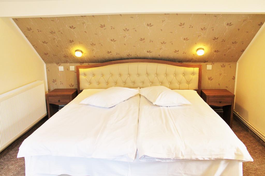 Hotel Crisalpin Пояна Брашов Екстериор снимка