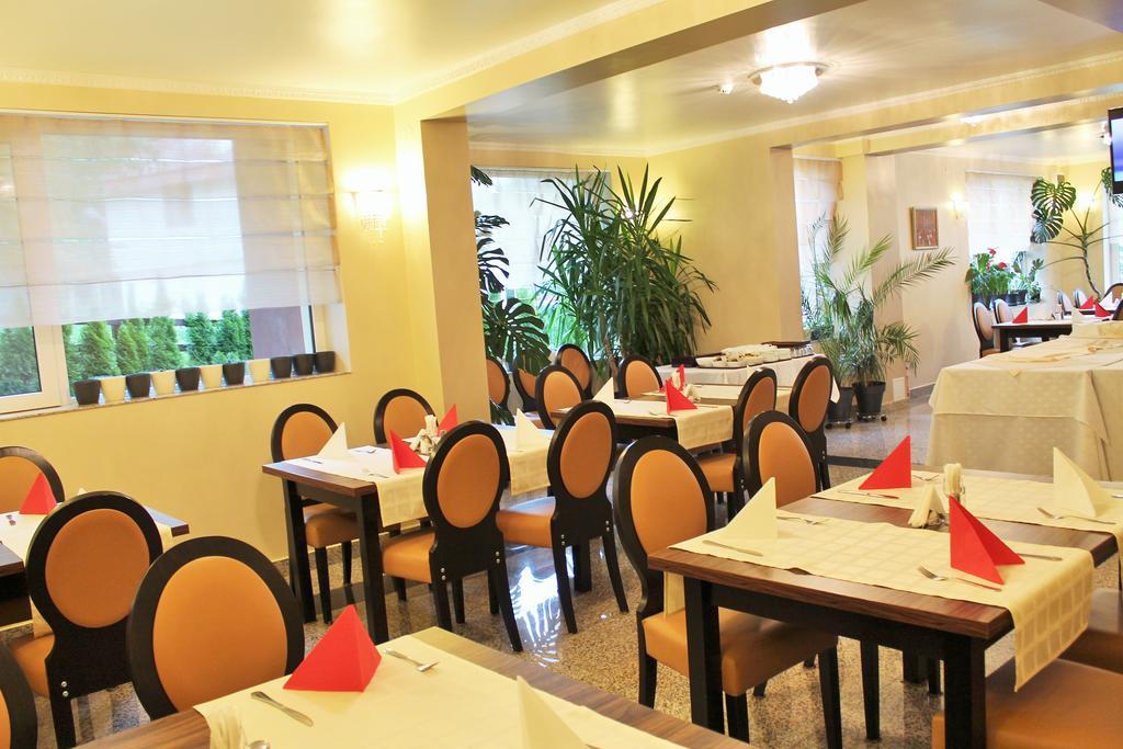Hotel Crisalpin Пояна Брашов Екстериор снимка