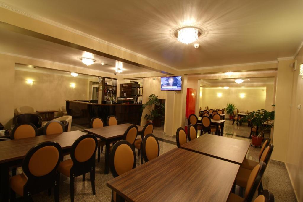 Hotel Crisalpin Пояна Брашов Екстериор снимка